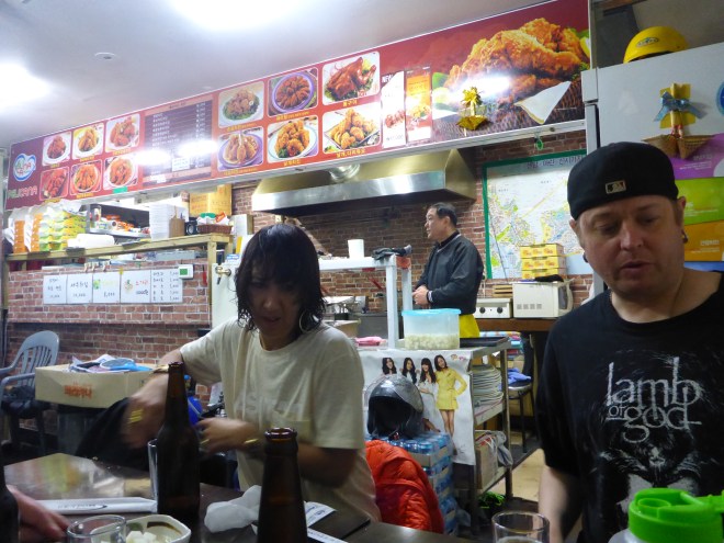 busan fried chix interior